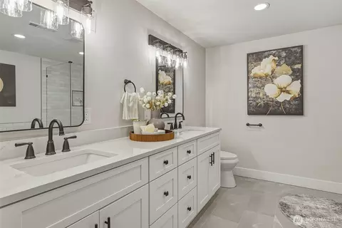 Bath - 4720 224th St SE, Bothell, WA 98021 photo 3 of 4