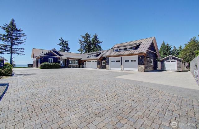 831 Riverview Ln, Chinook, WA 98614
