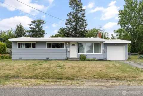 462 SE Quaker St, Oak Harbor, WA 98277
