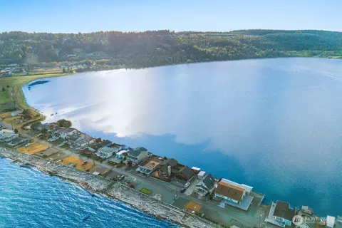 301 Driftwood Shores Rd, Camano Island, WA 98282