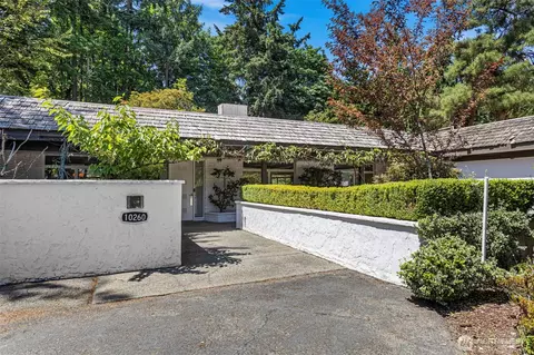 10260 Kaylen Pl, Bellevue, WA 98004