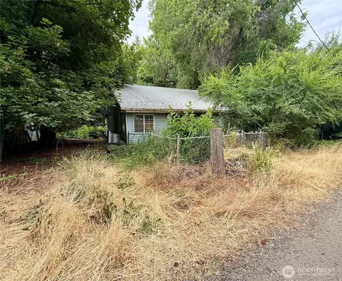 317 W Commercial St, Dayton, WA 99328