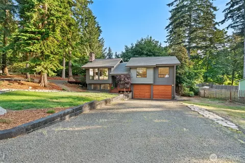 91 E Lakeland Way, Allyn, WA 98524