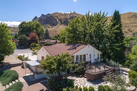 1310 Red Apple Rd, Wenatchee, WA 98801