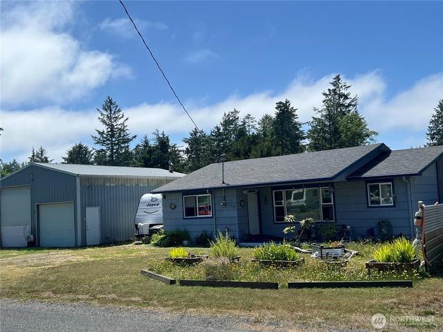 27407 W St, Ocean Park, WA 98640