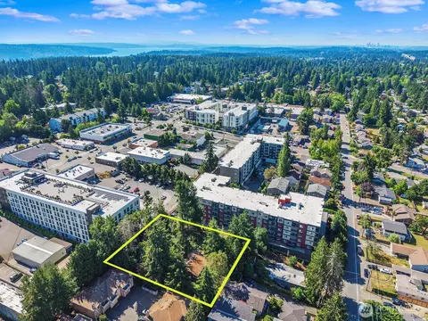 17552 12th Ave NE, Shoreline, WA 98155
