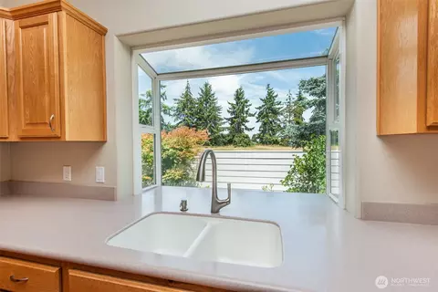 Kitchen - 400 Blakely Blvd, Sequim, WA 98382 photo 3 of 4
