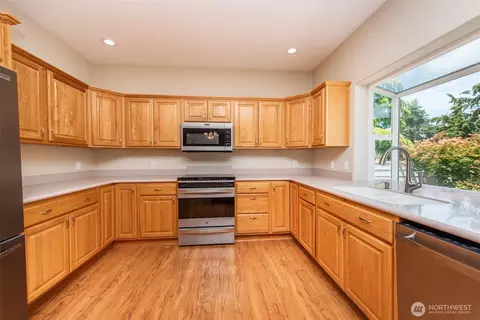 Kitchen - 400 Blakely Blvd, Sequim, WA 98382 photo 2 of 4