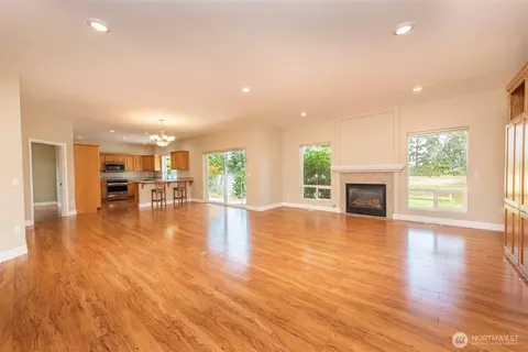 Living - 400 Blakely Blvd, Sequim, WA 98382 photo 2 of 7