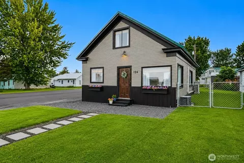 124 N 3rd St, Coulee City, WA 99115
