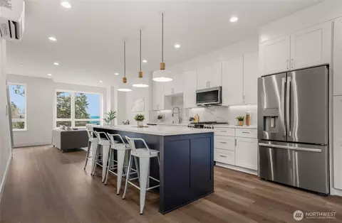 8923 166th Ave NE #101, Redmond, WA 98052