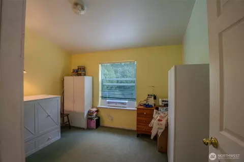 Bedroom - 561 Cedar Hill Rd, Eastsound, WA 98245 photo 1 of 6