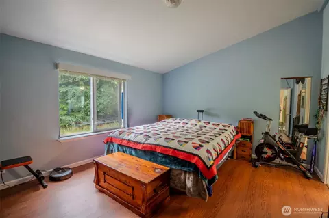 Bedroom - 561 Cedar Hill Rd, Eastsound, WA 98245 photo 5 of 6
