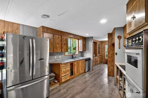 Kitchen - 31 Meadow Dr, Sequim, WA 98382 photo 2 of 2
