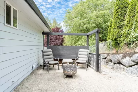 Exterior - 607 244th St SW, Bothell, WA 98021 photo 6 of 9
