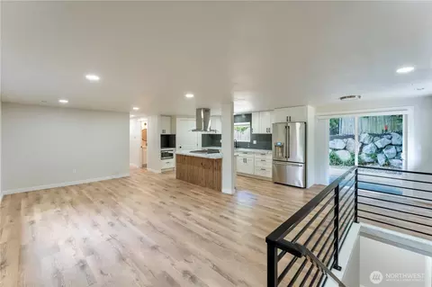 Living - 607 244th St SW, Bothell, WA 98021 photo 2 of 3