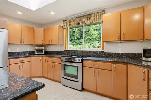 Kitchen - 18108 SE 440th St, Enumclaw, WA 98022 photo 2 of 2