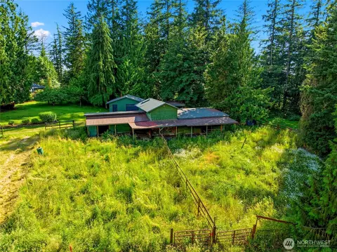 Exterior - 18108 SE 440th St, Enumclaw, WA 98022 photo 4 of 12