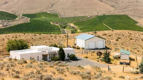 723 Burbank Creek Rd, Yakima, WA 98901