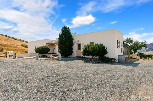 723 Burbank Creek Rd, Yakima, WA 98901