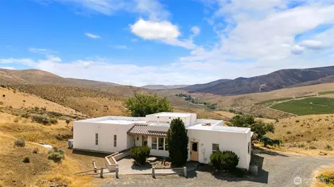 723 Burbank Creek Rd, Yakima, WA 98901