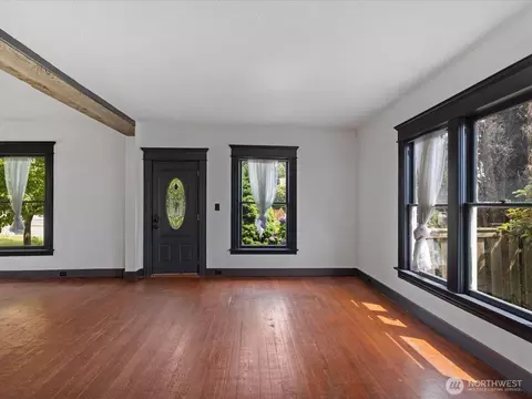 Living - 1218 E Marine View Dr, Everett, WA 98201 photo 1 of 3