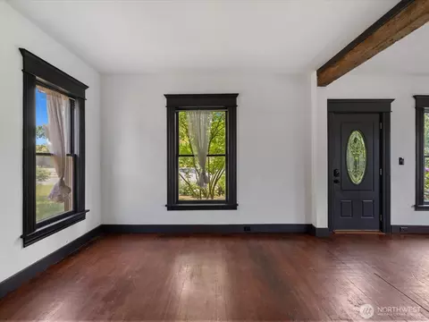 Living - 1218 E Marine View Dr, Everett, WA 98201 photo 3 of 3