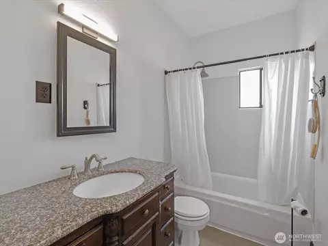 Bath - 1218 E Marine View Dr, Everett, WA 98201 photo 1 of 2