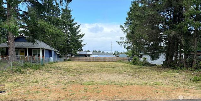 328 Mizzen St NW, Ocean Shores, WA 98569