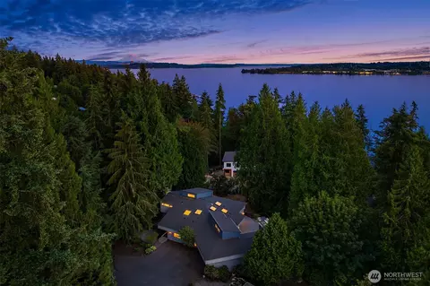 7118 NE 118th St, Kirkland, WA 98034