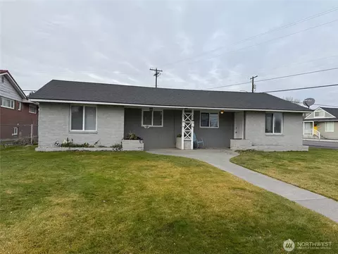 31 39 F St NW, Ephrata, WA 98823
