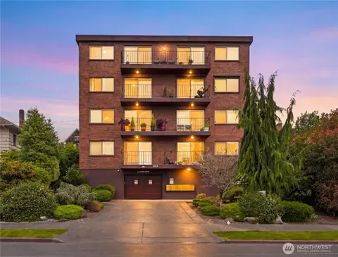 2619 Rucker Ave #6, Everett, WA 98201