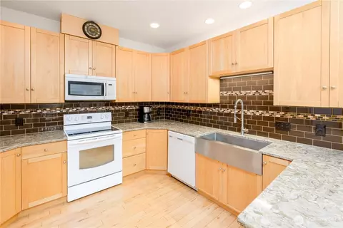 Kitchen - 91 Stone Farm Rd, Sequim, WA 98382 photo 2 of 2