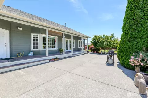 Exterior - 91 Stone Farm Rd, Sequim, WA 98382 photo 5 of 11