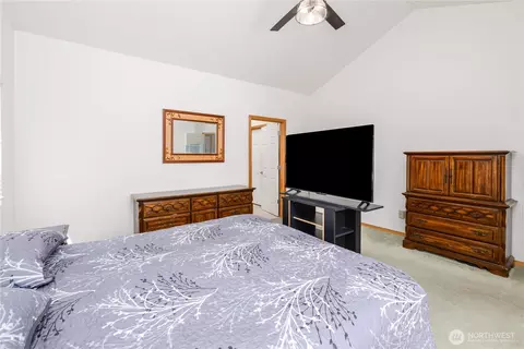 Bedroom - 91 Stone Farm Rd, Sequim, WA 98382 photo 2 of 4