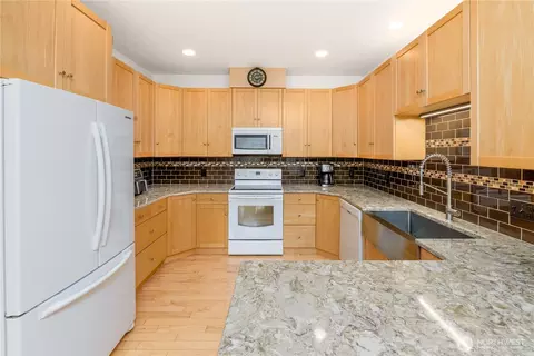 Kitchen - 91 Stone Farm Rd, Sequim, WA 98382 photo 1 of 2