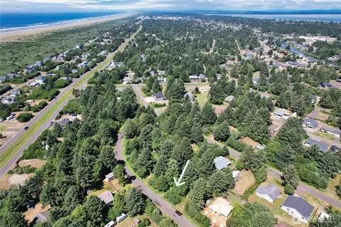 372 Cygnus Ave SW, Ocean Shores, WA 98569