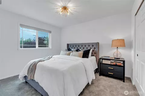 Bedroom - 11 Les Saints Rd, Sequim, WA 98382 photo 4 of 6