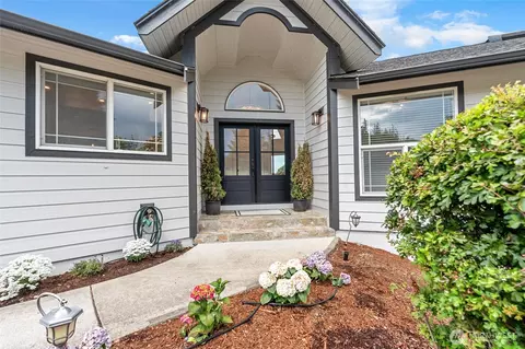 Entry Way - 11 Les Saints Rd, Sequim, WA 98382 photo 1 of 4
