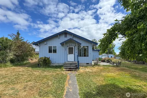 915 W 11th St, Port Angeles, WA 98363