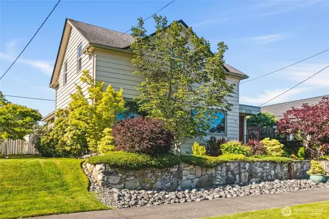 1605 9th St, Anacortes, WA 98221