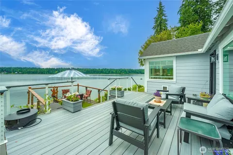 4815 Sunrise Beach Rd NW, Olympia, WA 98502