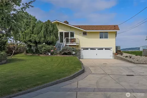 1287 Gerdes Rd, Camano Island, WA 98282