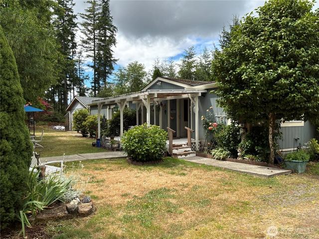 131 E Midnight Ct, Allyn, WA 98524