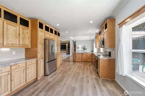 Kitchen - 31 Community Ln, Sequim, WA 98382 photo 3 of 5