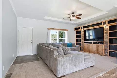 Living - 31 Community Ln, Sequim, WA 98382 photo 1 of 3