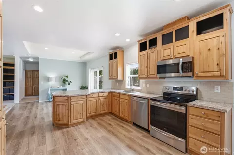 Kitchen - 31 Community Ln, Sequim, WA 98382 photo 4 of 5