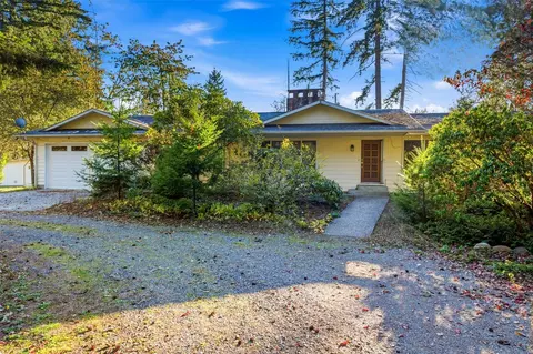 10905 138th Ave SE, Rainier, WA 98576