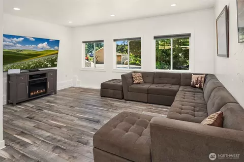 16530 237th Ave SE, Issaquah, WA 98027