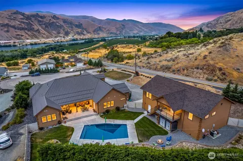 262 42nd Ct NW, East Wenatchee, WA 98802